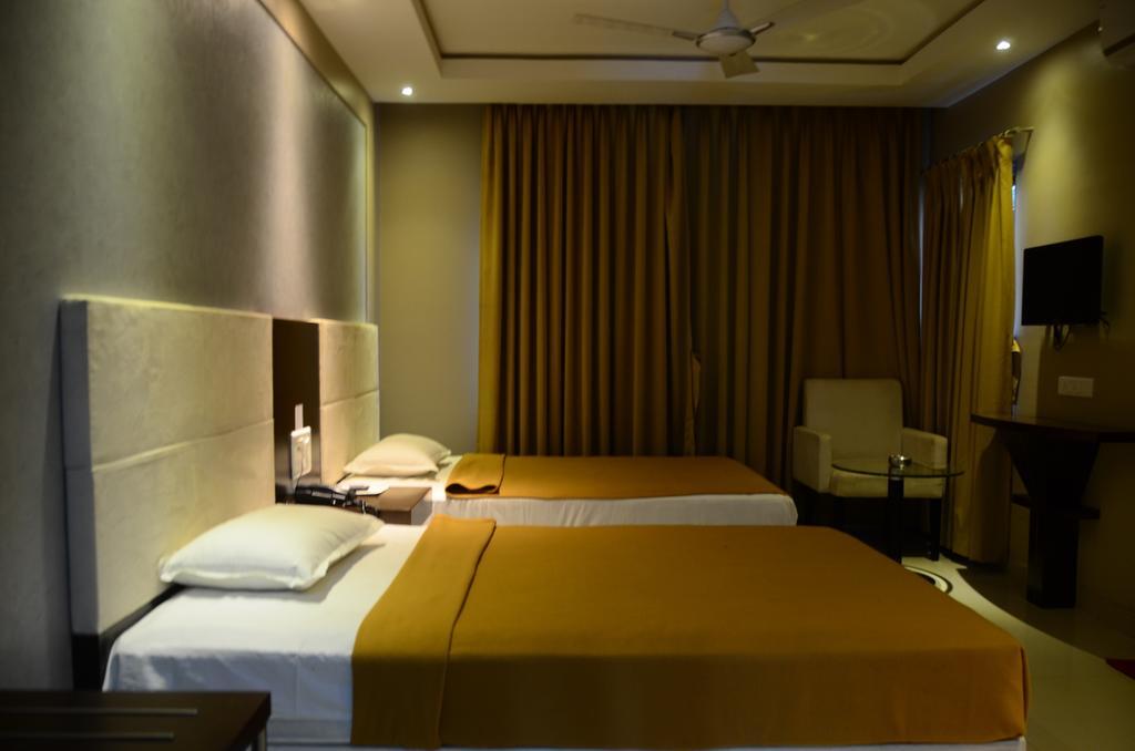 Hotel Blue Lagoon Daman Oda fotoğraf